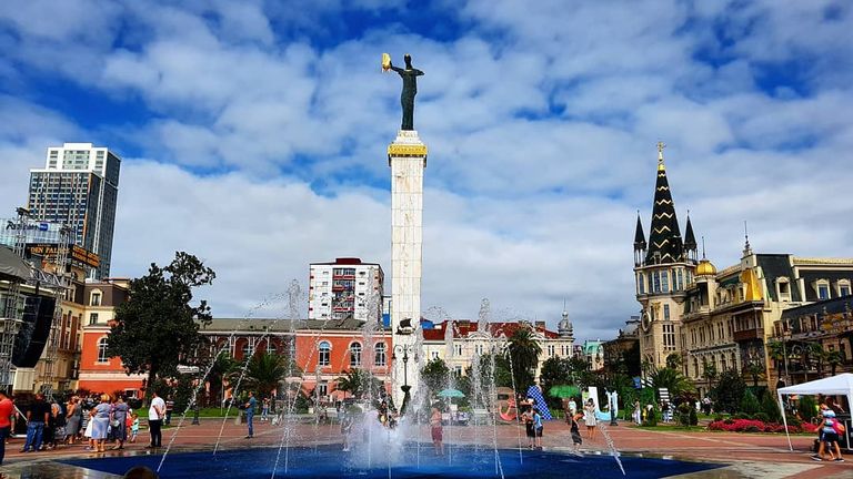 143-160047-tourist-places-batumi-4