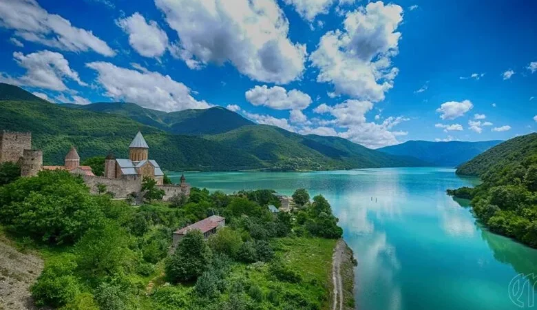 ananuri-georgia-01-7-780x470